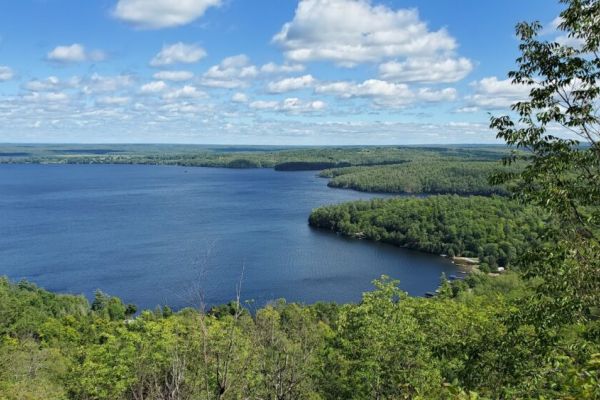 Manitou Mountain – Barrett Chute Trailhead