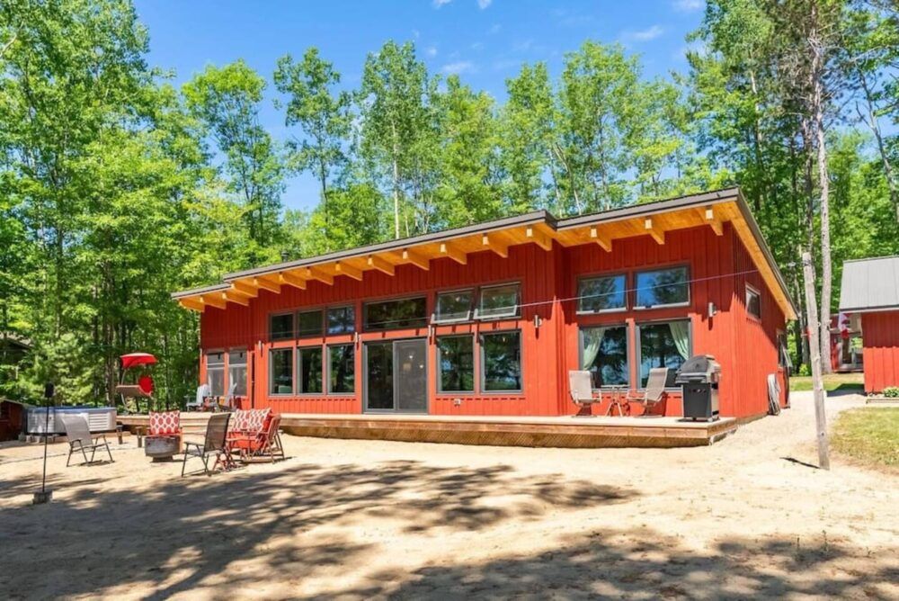 There is so much beach between the cottage and the water, the kids will love it!