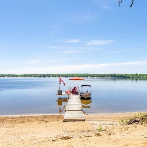 Located on Hennessys Bay, spend an afternoon on the dock, enjoying the beautiful scene, or get out on the water.