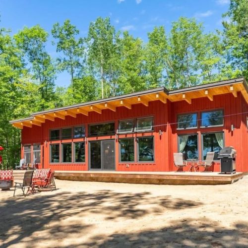 There is so much beach between the cottage and the water, the kids will love it!